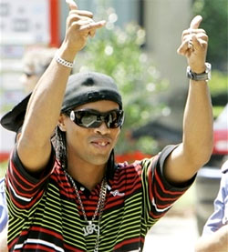 Đội Brazil đồng ý tới Hà Nội vào ngày 29/7